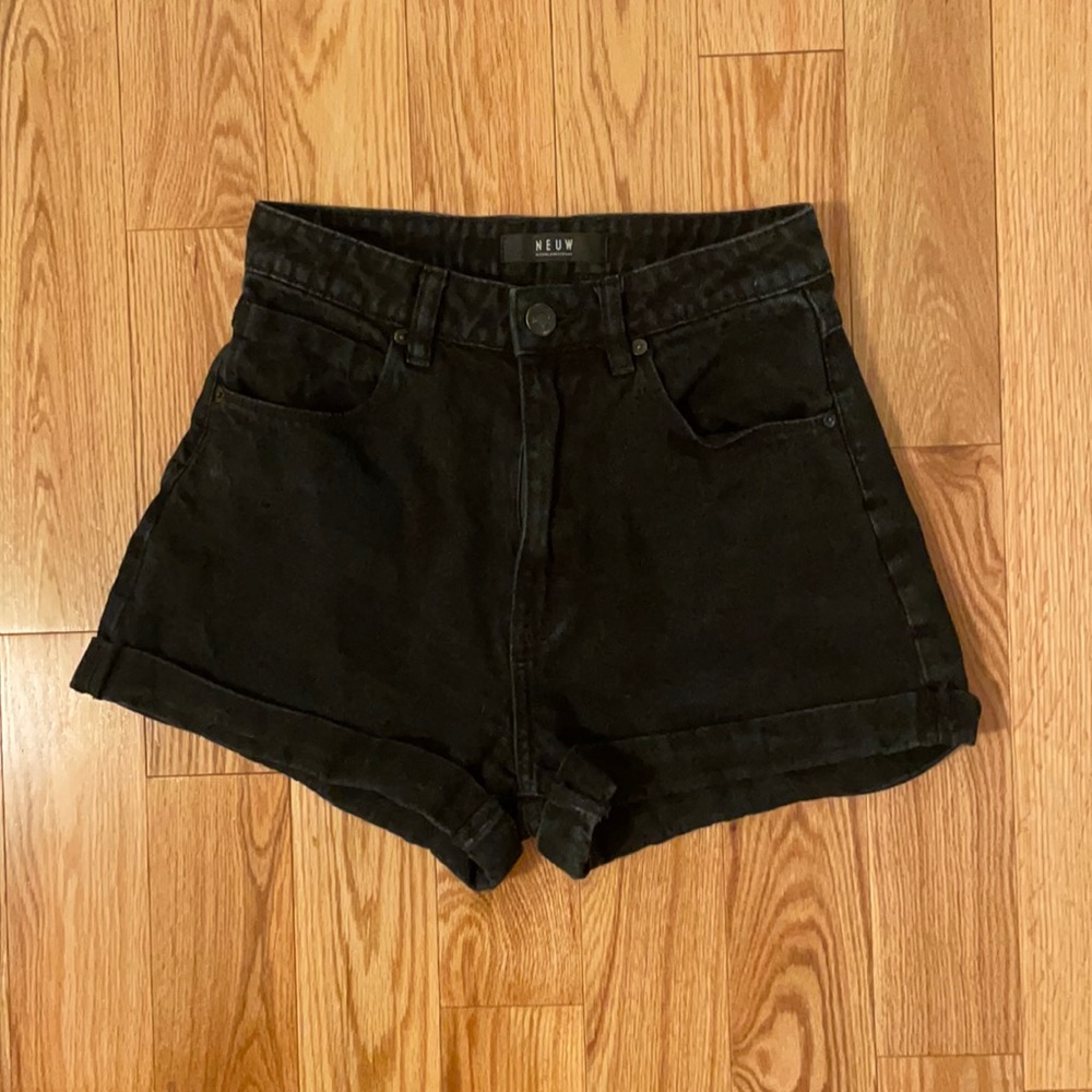 Black high waisted Neuw shorts